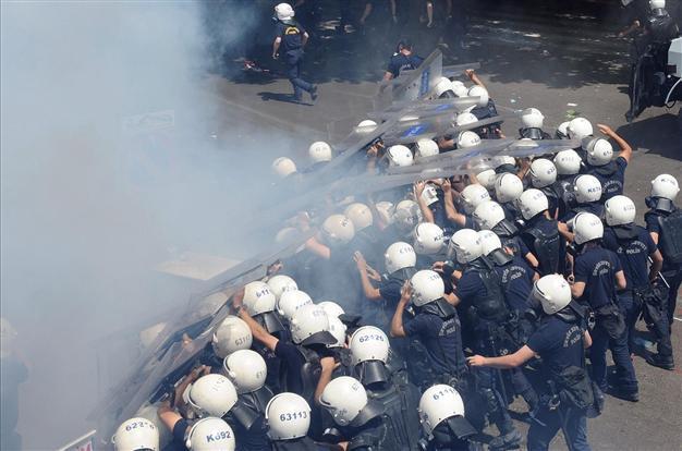 Riot police helmet numbers ‘erased’ during Gezi protests, Turkish interior minister acknowledges