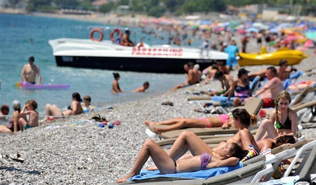 Turkey raises tourism income 11.4 percent despite political setbacks