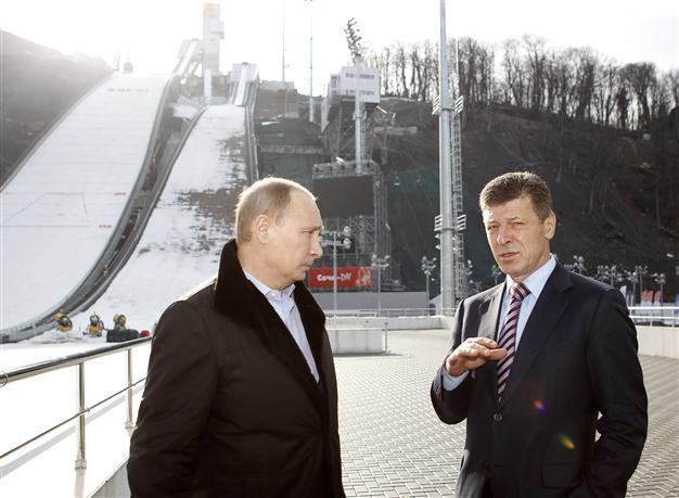 EU targets politicians, military chiefs in sanctions on Russia