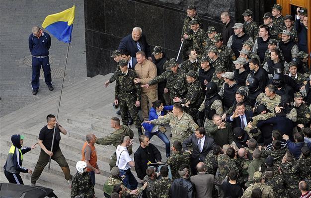 Ukraine detains Russian military attaché for spying