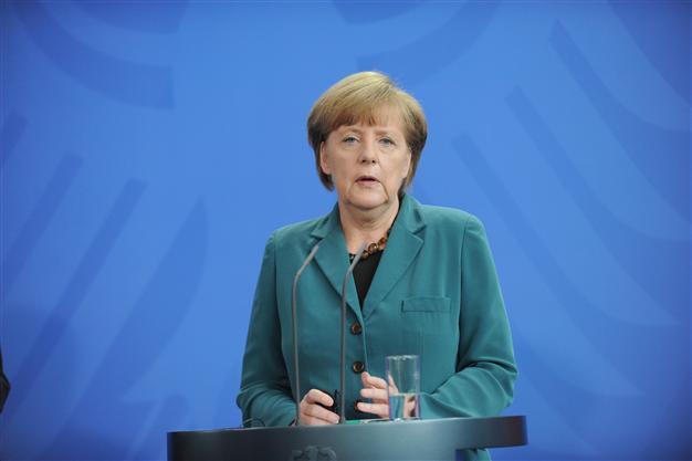 Merkel asked Putin to help free OSCE in Ukraine: Kremlin