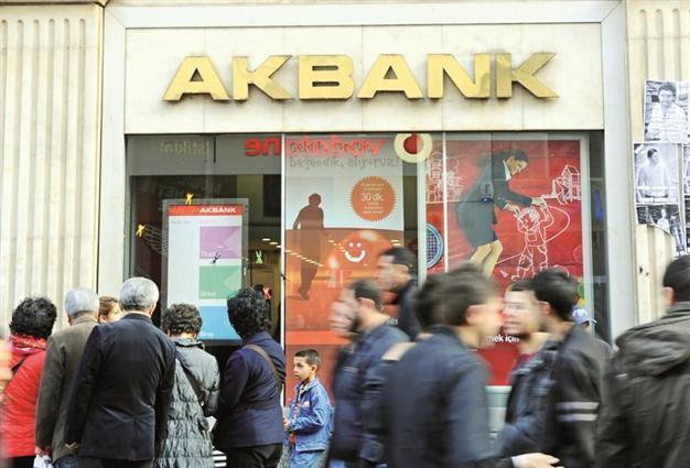 Turkish lenders post declining profits in first quarter