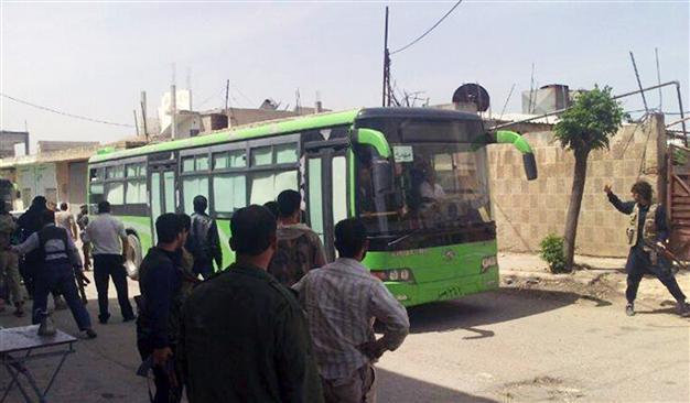 Last rebel convoy poised to leave Syrias Homs: governor