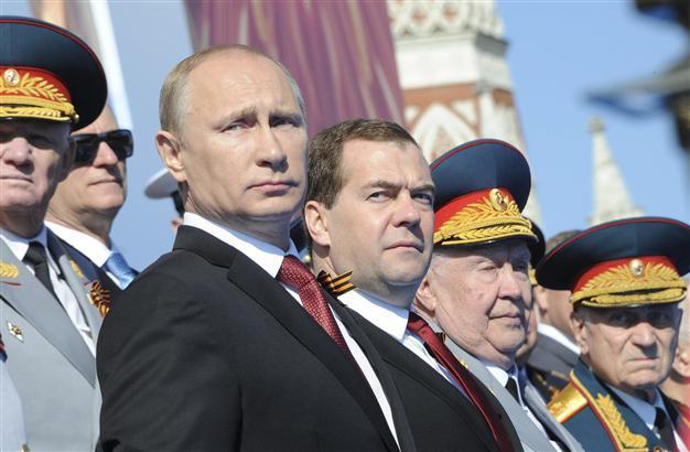 Putin visits annexed Crimea amid separatist moves in Ukraine