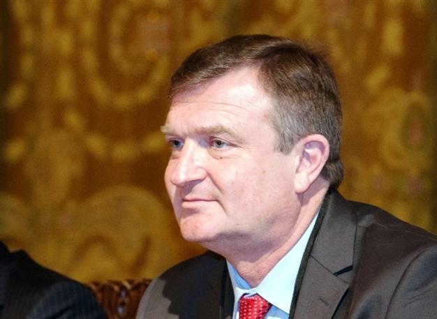 Civil war in Ukraine at the door, leading expert on Ukraine says