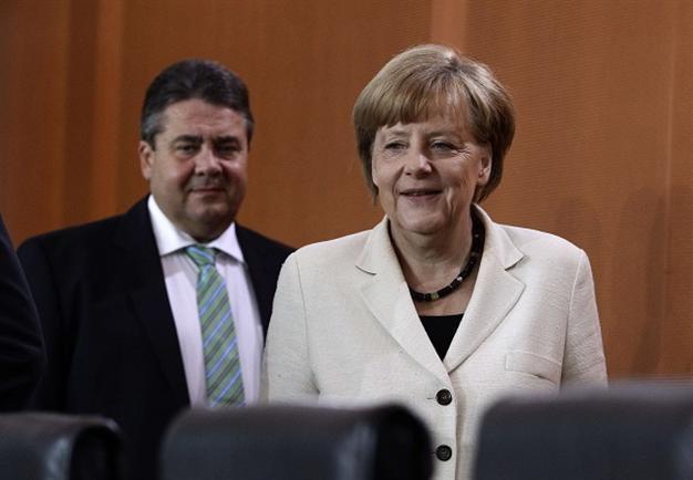 Merkel calls for restraint in Erdoğans visit in second interview