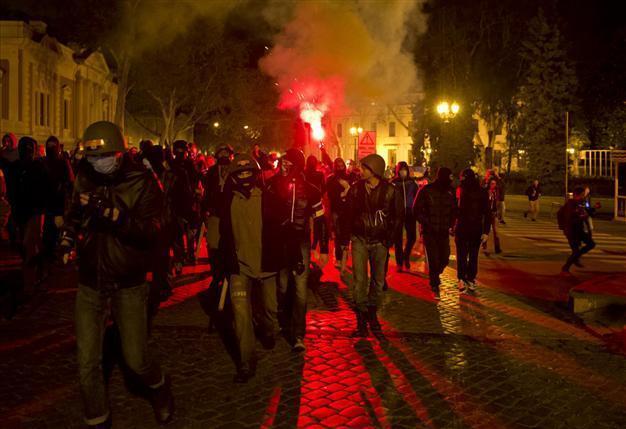 Pro-Russians storm Odessa police station, PM slams local police