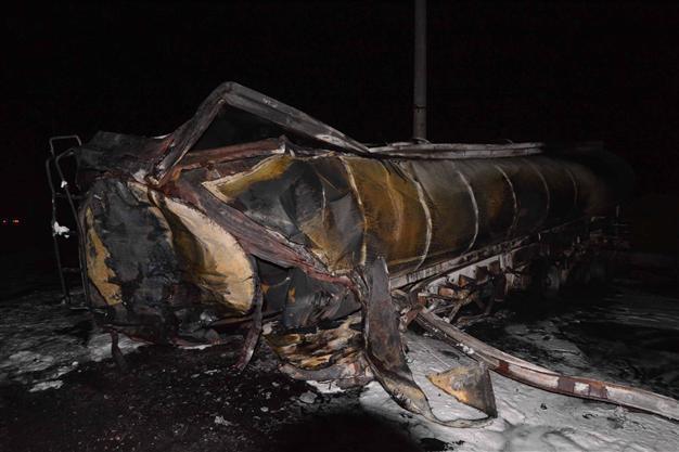 Train and tanker collide in southern Turkey, one killed