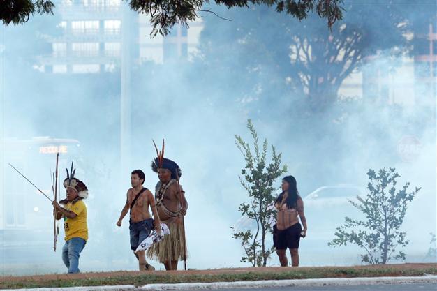 Brazil police fire tear gas at World Cup protesters