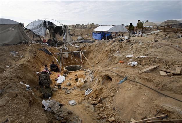 Egypt destroys 1,370 Gaza smuggling tunnels: army