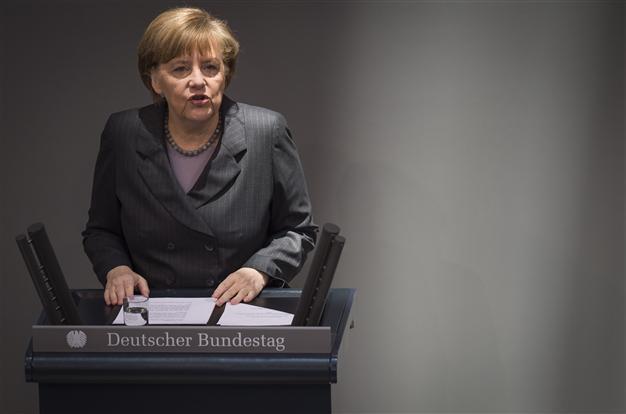 Merkel warns Russia of massive long-term damage over Ukraine