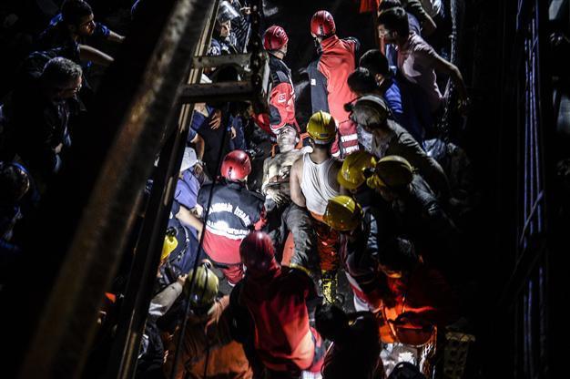 Miners used their last breath in turns in Soma’s sole refuge chamber, rescuers say