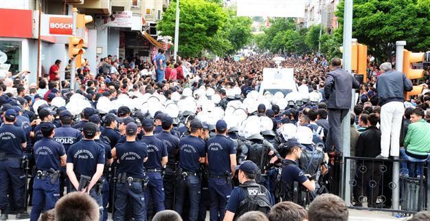 Police intervene against protesters at Soma mine blast site