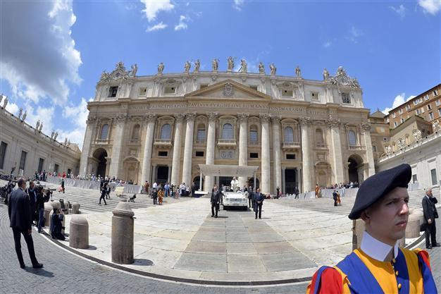 Israeli and Palestinian presidents to pray for peace together in Vatican on June 8