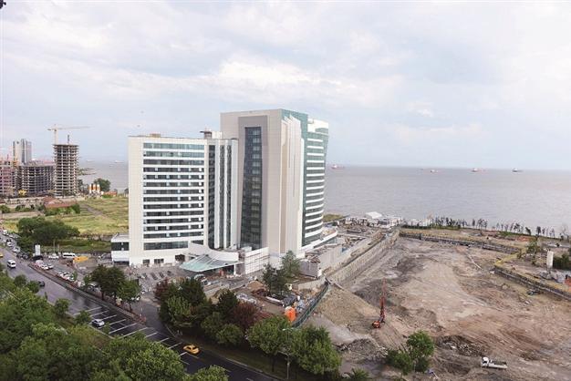 Municipality halts construction of contentious hotel in Istanbul coastline