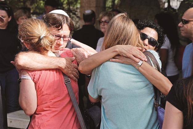 Suspected gunman held for Jewish museum shooting