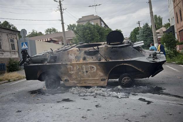 49 dead as Ukraine rebels down plane