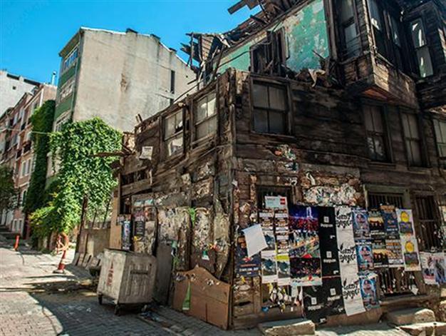Guerilla photo exhibition in Istanbul streets ahead of Gezi Park protests’ anniversary