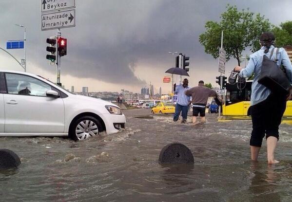 10 surreal images of Istanbul showered by rain