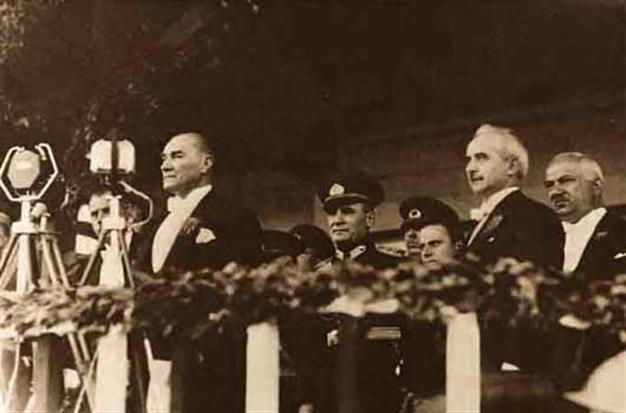 Kemalism: From secular-humanism to extreme Turkish nationalism
