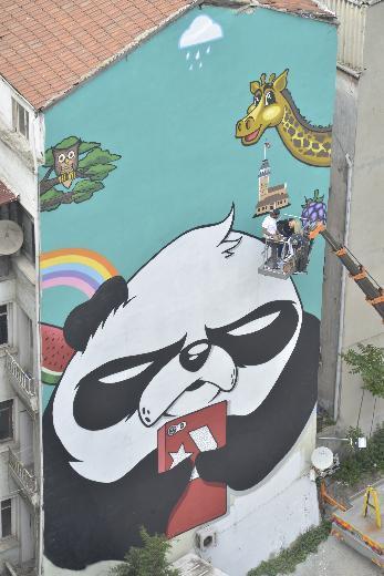 Secret of hipster Istanbul pandas solved