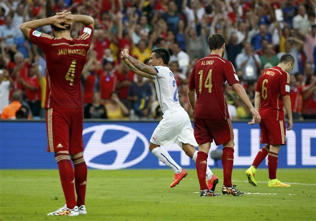 Chile end Spains reign at World Cup