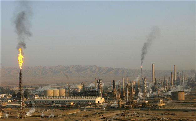 Iraq forces regain control of main refinery: officials
