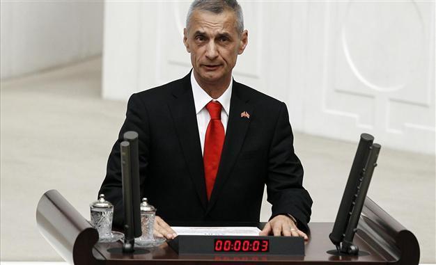 Released Balyoz convict and MHP lawmaker Engin Alan takes oath at Parliament