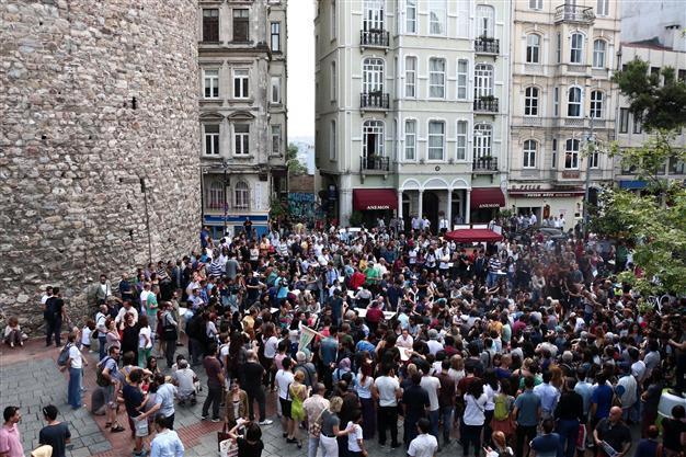 ‘Occupy Galata’ protest held against private cafe in public square