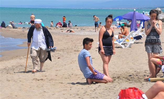 İsmailağa community denies calling on women to cover up at beaches