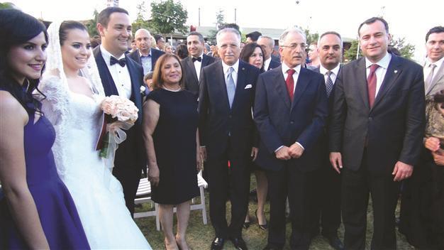 CHP: İhsanoğlu can win if everyone votes in polls