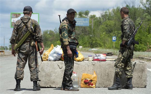 Russian news cameraman killed in eastern Ukraine