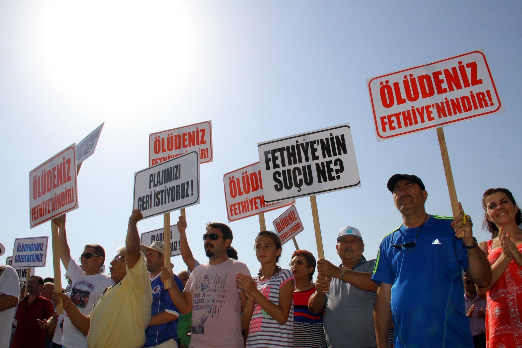 Locals march against privatization of Fethiye’s postcard beaches