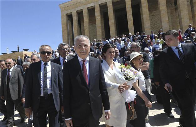 Turkeys two main opposition parties presidential candidate launches official campaign