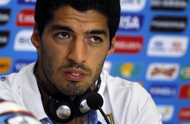 Kosovo club offers banned Suarez a job