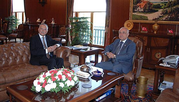 Let the presidential race be democratic and civilized, İhsanoğlu says after Erdoğan’s candidacy