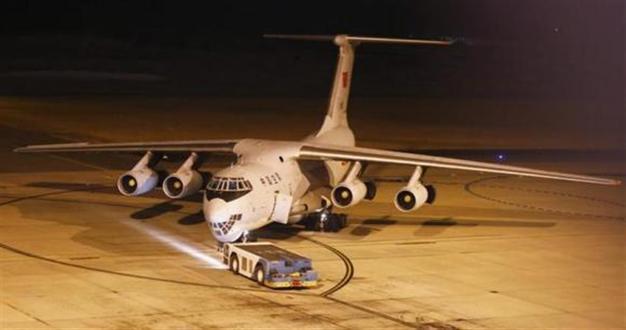 Chinese ship searching for missing plane detects signal