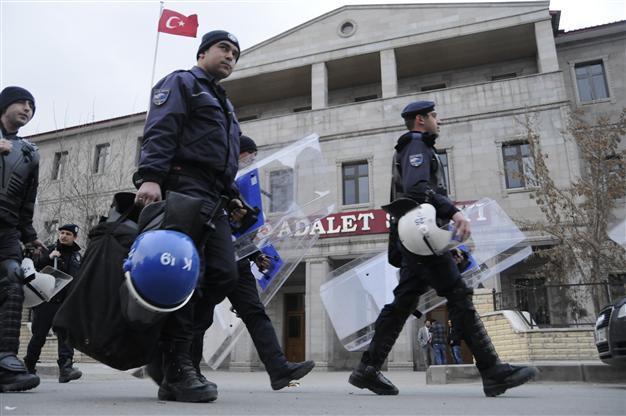 Polls to be repeated in Ağrı as BDP candidate declares his love to city