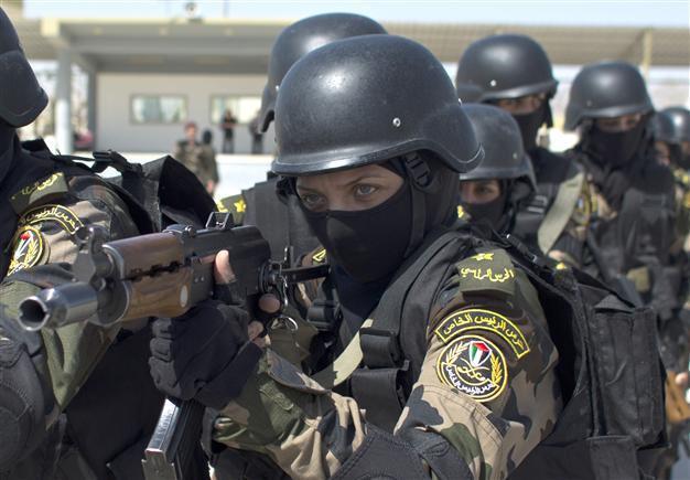 First women joining Palestinian commando unit