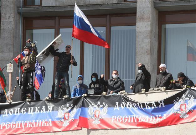Russia warns use of force could tip Ukraine into civil war
