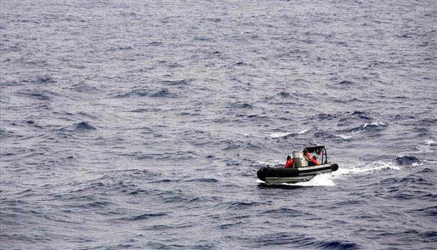 Sonar loaded underwater robot to hunt for MH370