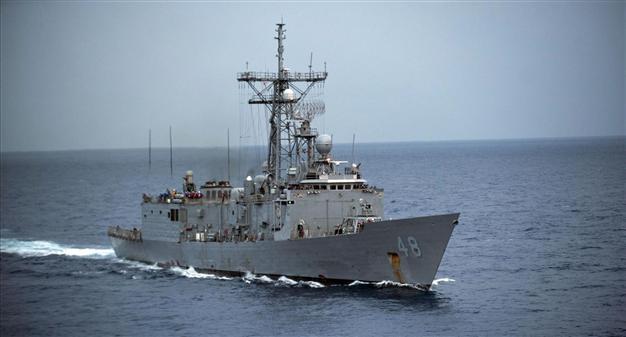 US Navy to test futuristic, super-fast gun at sea in 2016