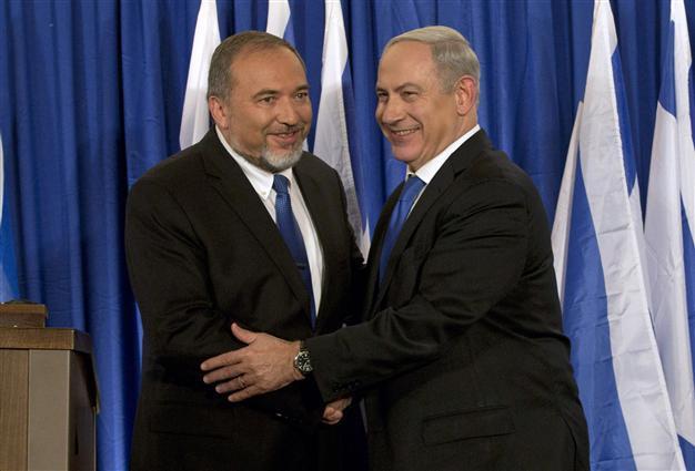 Israels Lieberman breaks alliance with PM over Gaza