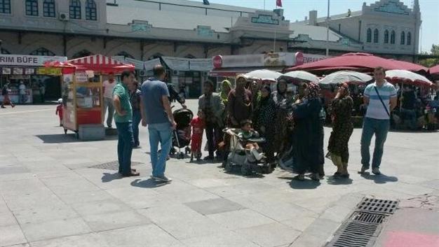 Police zig-zag begging Syrian migrants across Istanbul’s Bosphorus