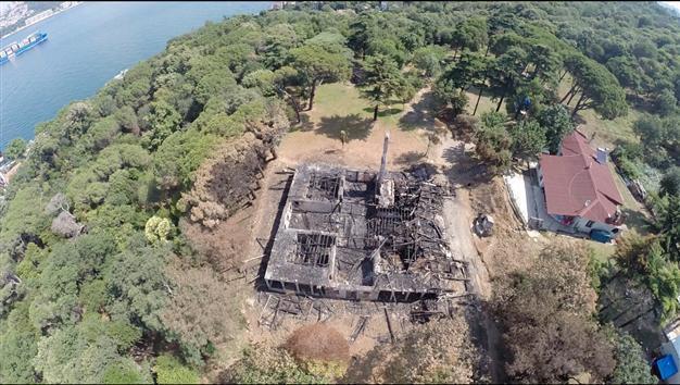 Cause of fire that destroyed Ottoman mansion on Bosphorus remains unknown