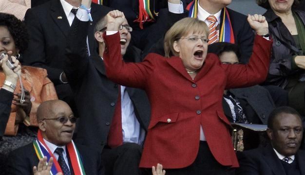 Merkel to attend World Cup final in Rio