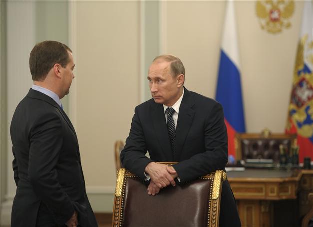 Putin urges Ukraine cease-fire after plane attack