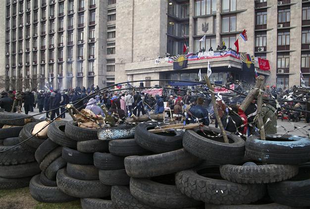 Ukraine issues two-day ultimatum to protesters