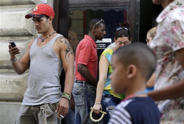 Cuba plans own social media sites after US row