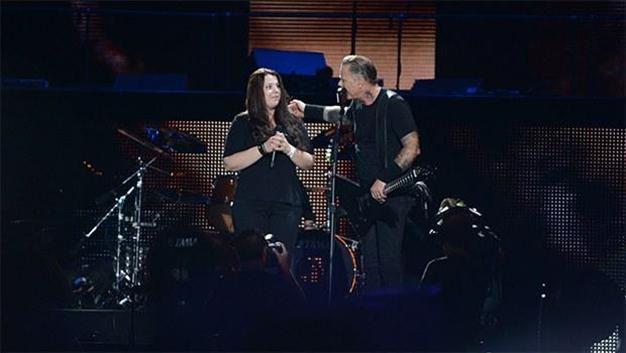 Metallica commemorates mining disaster, invites fan from Soma on stage